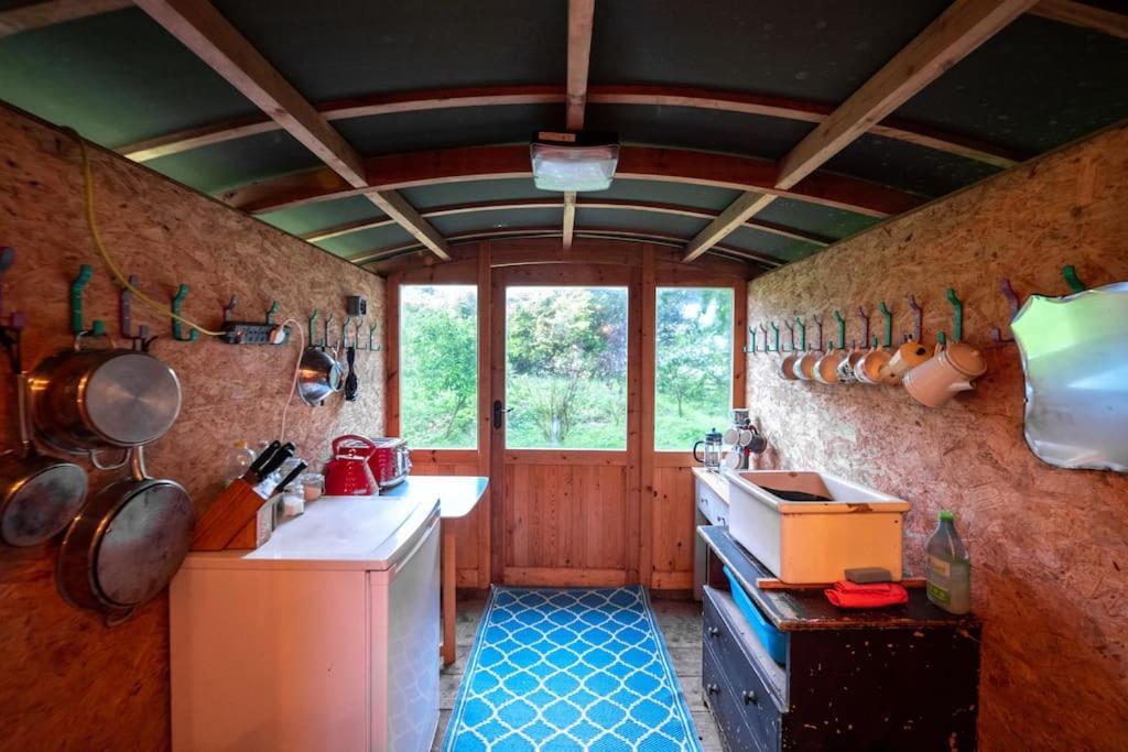 Giant Yurt Sleeping 8 With Spa, Catering, Walled Gardens, Nature Reserve, Free Parking * Scunthorpe