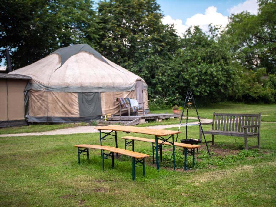 Giant Yurt Sleeping 8 With Spa, Catering, Walled Gardens, Nature Reserve, Free Parking * Scunthorpe