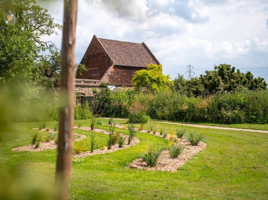 Giant Yurt Sleeping 8 With Spa, Catering, Walled Gardens, Nature Reserve, Free Parking