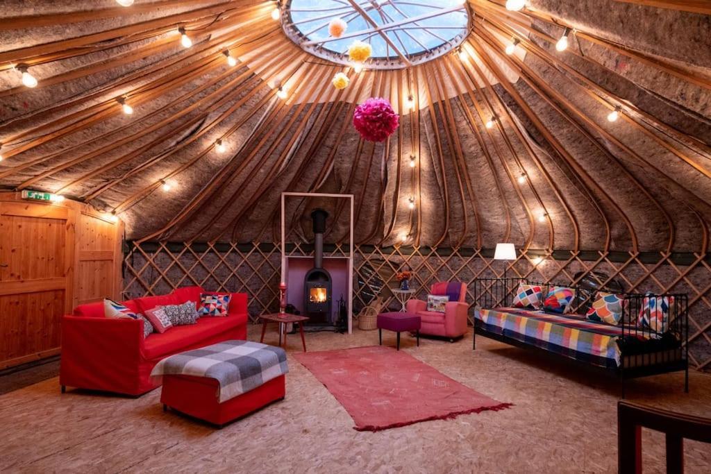 Luxuszelt Giant Yurt Sleeping 8 With Spa, Catering, Walled Gardens, Nature Reserve, Free Parking *