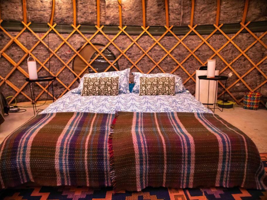 Giant Yurt Sleeping 8 With Spa, Catering, Walled Gardens, Nature Reserve, Free Parking *