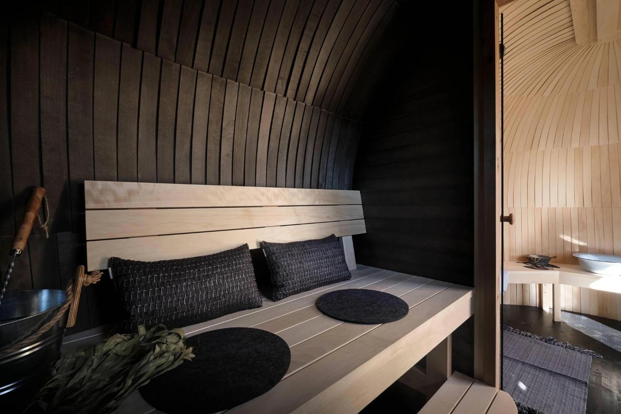 Luxury tent Giant Yurt Sleeping 8 With Spa, Catering, Walled Gardens, Nature Reserve, Free Parking